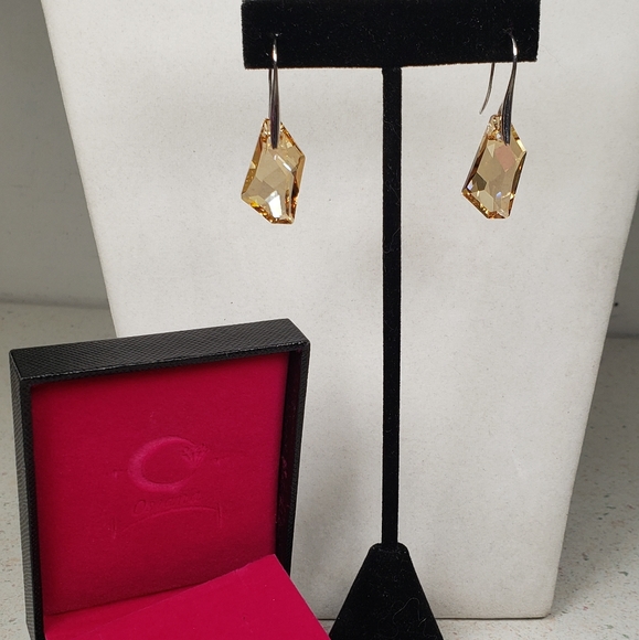 Osiana Lucky Stone Swarovski Crystals Champagne Dangle Earrings - Picture 4 of 13